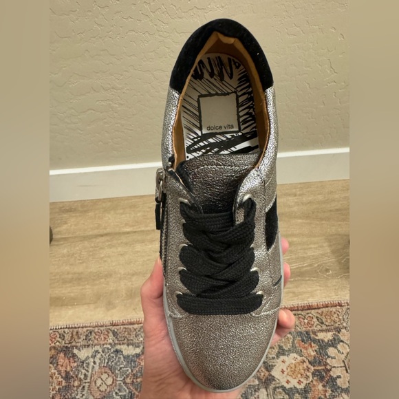 Dolce vita girls sneakers, size 4 - Picture 4 of 4